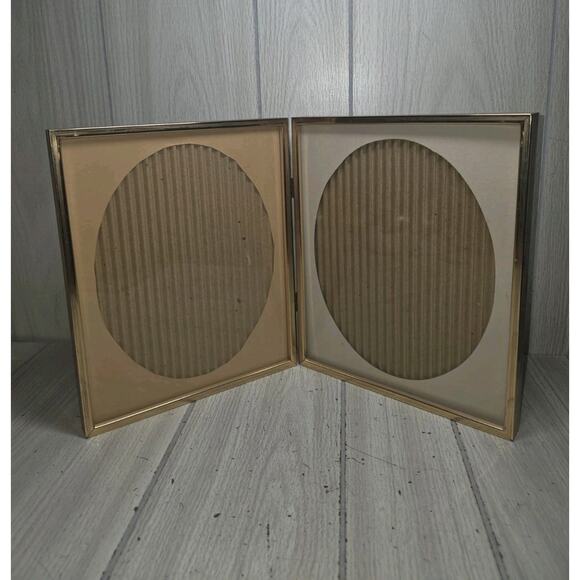 Vtg 70s Brass Standing Double Bifold Picture Frame Oval Matte Gold Tone 8x10 - Picture 1 of 10